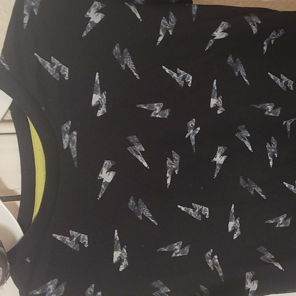 Boy's Old Navy t-shirt
